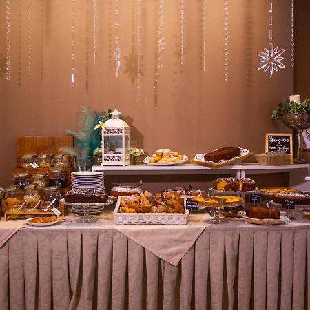 Hotel Mon Pays Ричоне Екстериор снимка