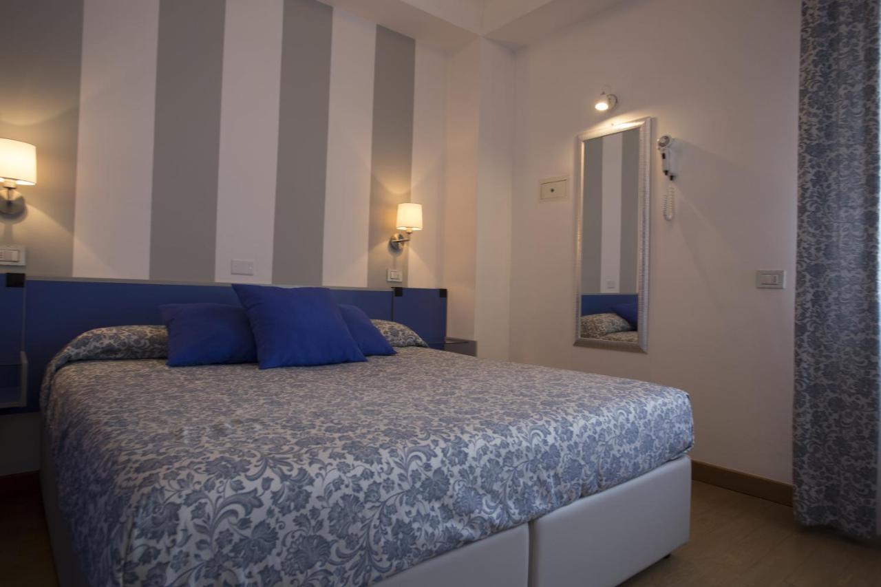 Hotel Mon Pays Ричоне Екстериор снимка