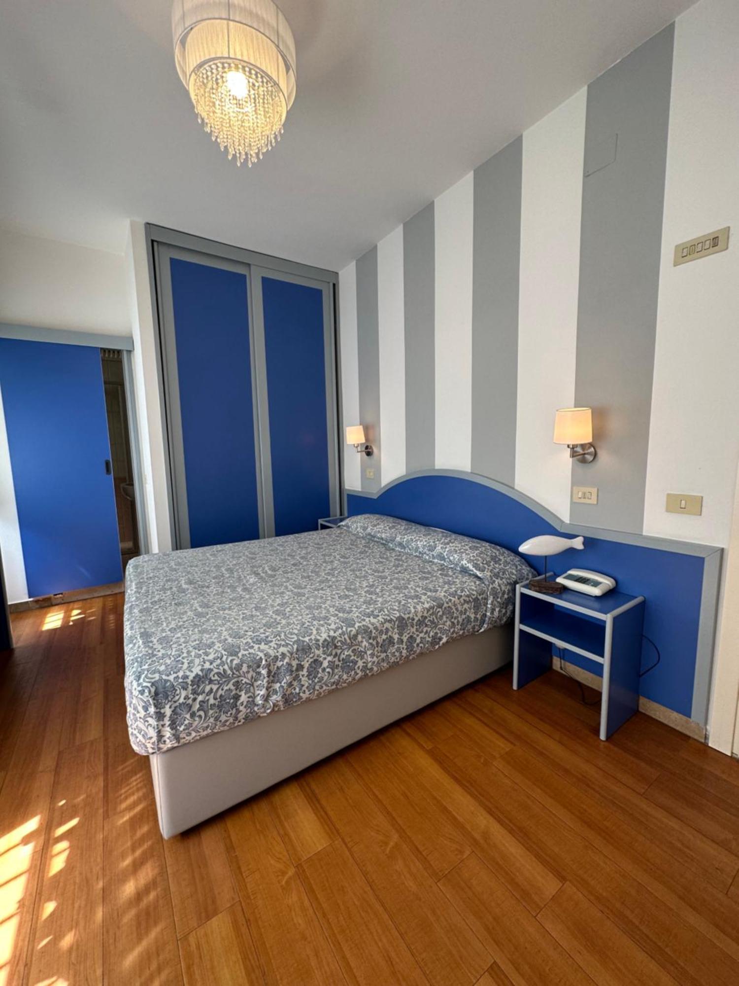 Hotel Mon Pays Ричоне Екстериор снимка