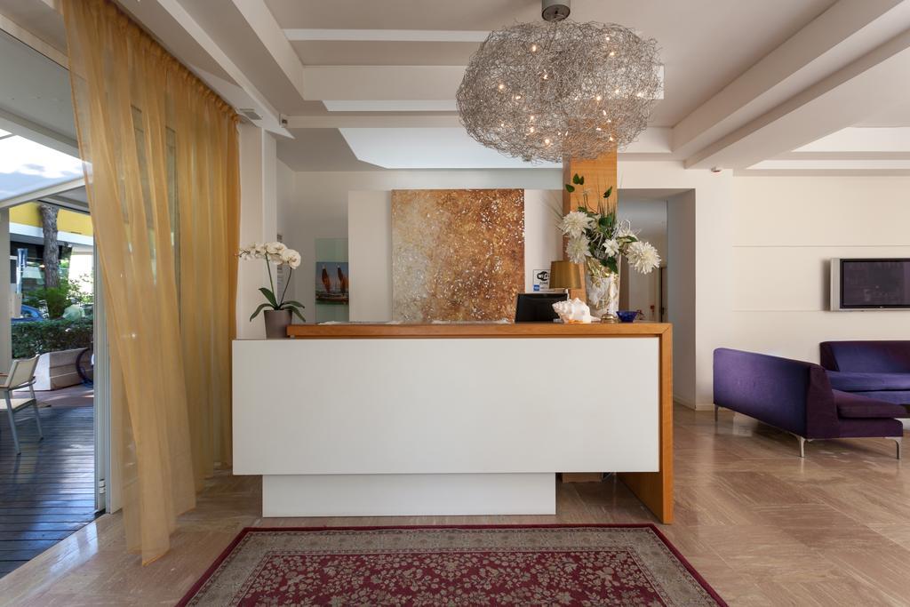 Hotel Mon Pays Ричоне Екстериор снимка
