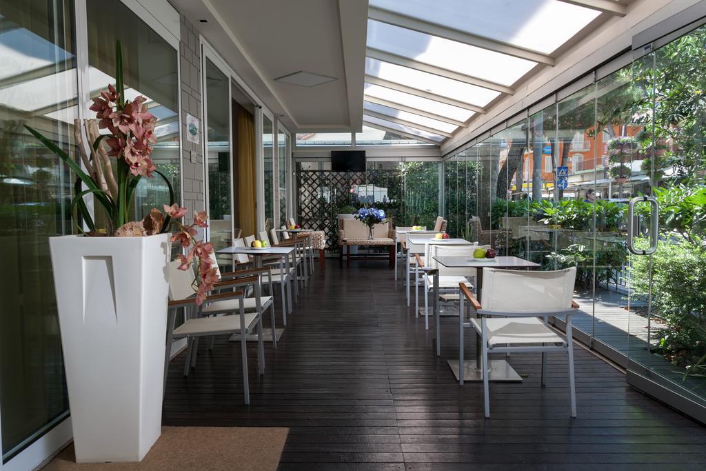 Hotel Mon Pays Ричоне Екстериор снимка