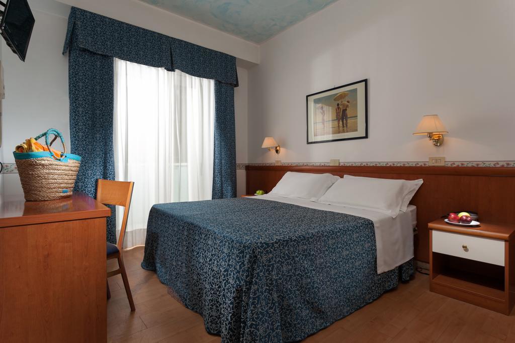 Hotel Mon Pays Ричоне Екстериор снимка