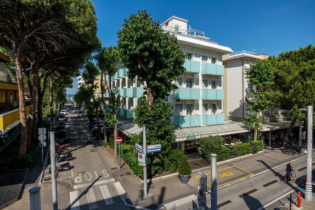 Hotel Mon Pays Ричоне Екстериор снимка