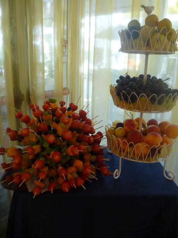 Hotel Mon Pays Ричоне Екстериор снимка