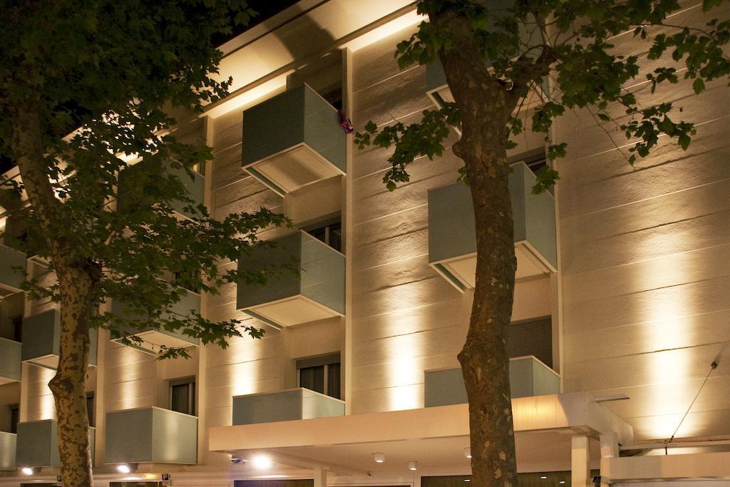 Hotel Mon Pays Ричоне Екстериор снимка