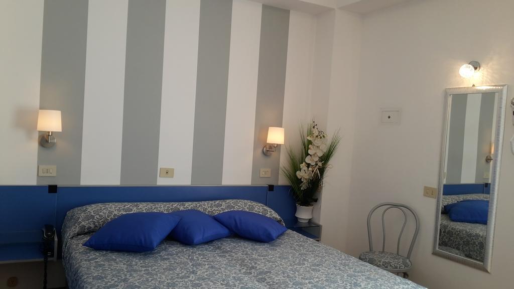 Hotel Mon Pays Ричоне Екстериор снимка
